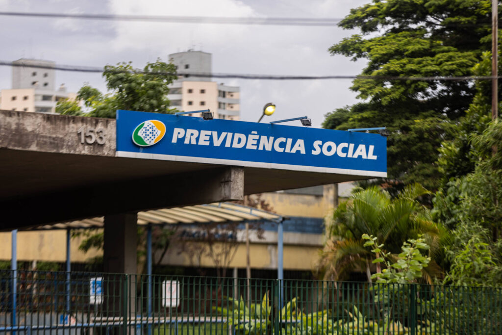 Presidente do Senado lê requerimento que cria CPI do INSS – 17/06/2025 – Mercado